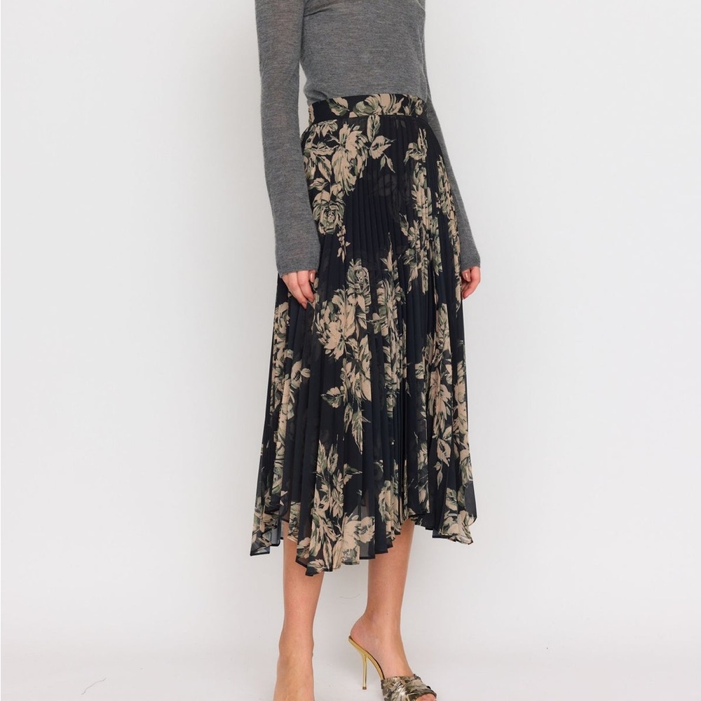 Christy Lynn Gwen Skirt Black Rose Floral Pleated Midi Asymmetric Size 10 NWT - Picture 2 of 9